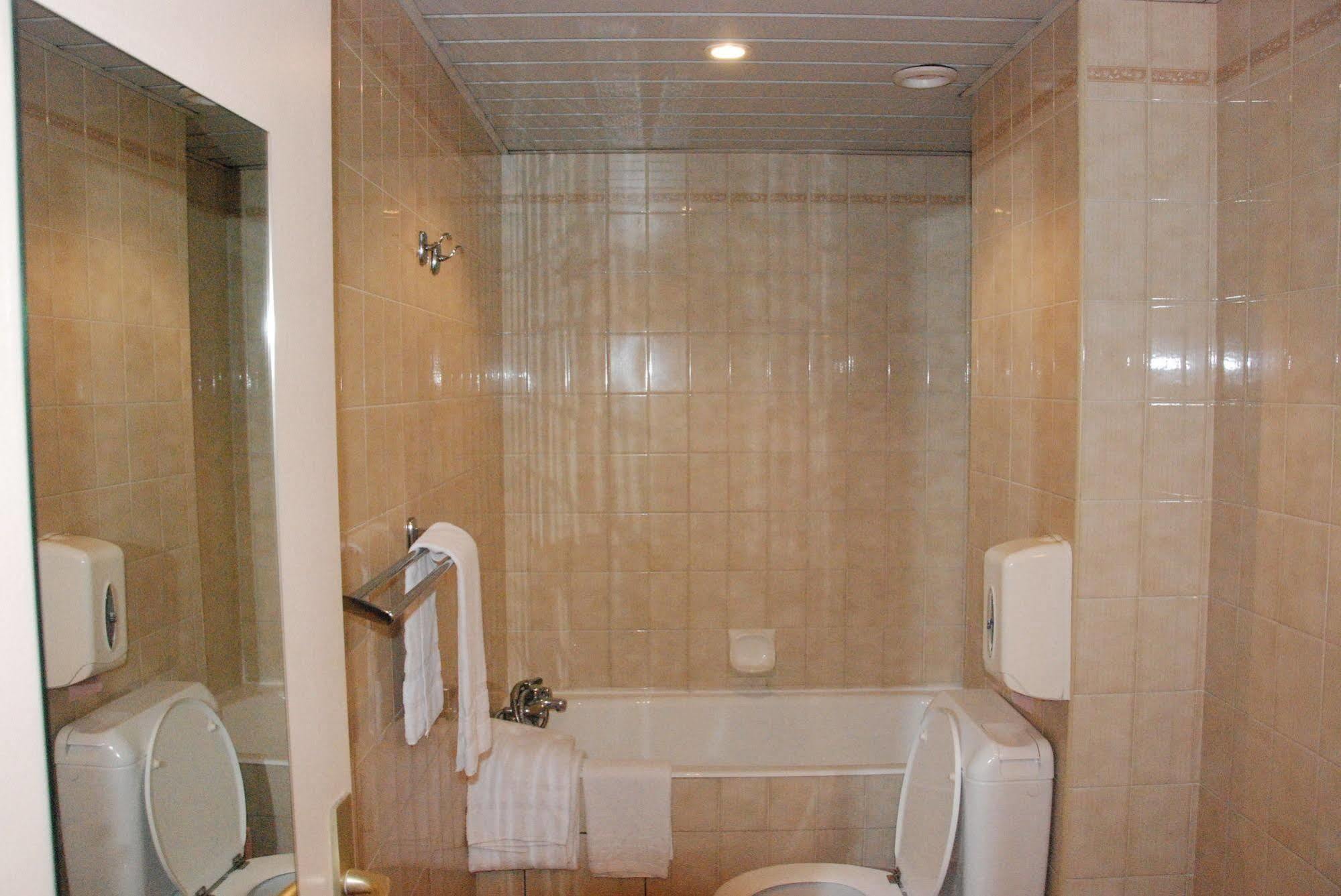 Acropolis 3*
